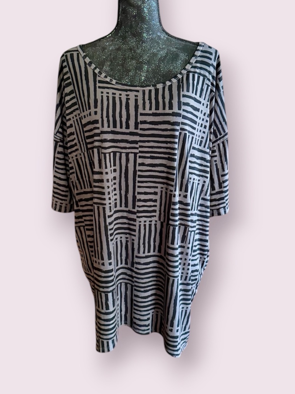 LuLaRoe Irma Tunic in a Black and Gray Geometric Grid Pattern
